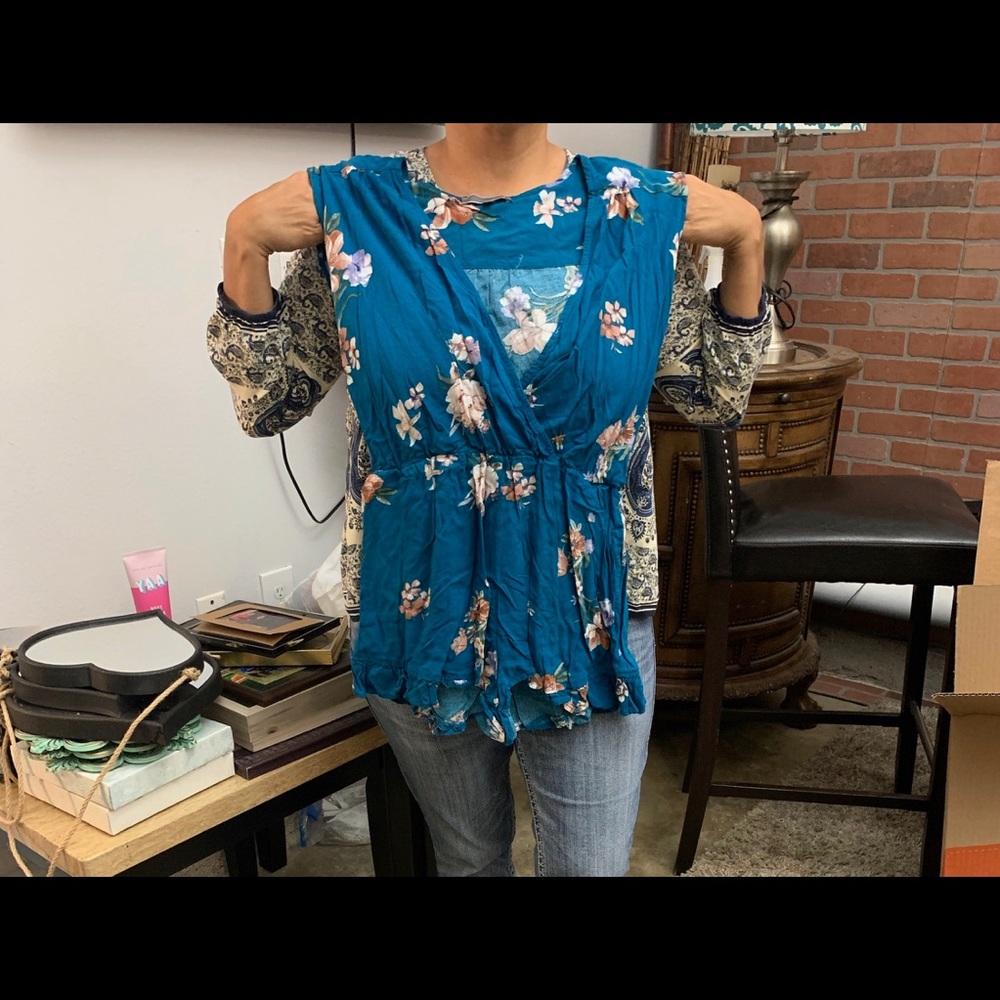 Dresses - Picture 7 of 8